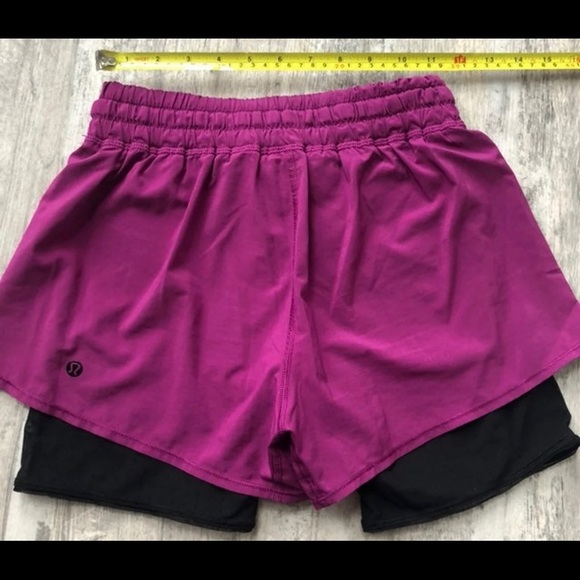 Lululemon Hot To Street Short Regal Plum sz 0 - 2 - Picture 6 of 11